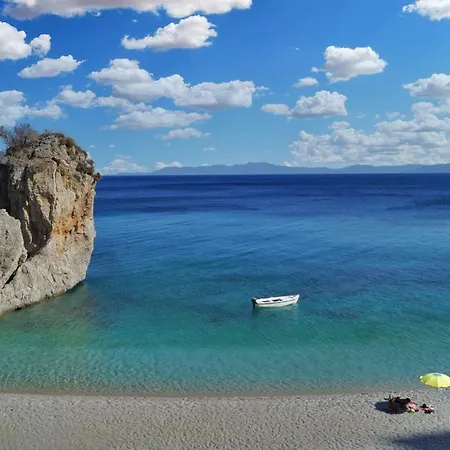 Bella Vista Aparthotel Okhthonia